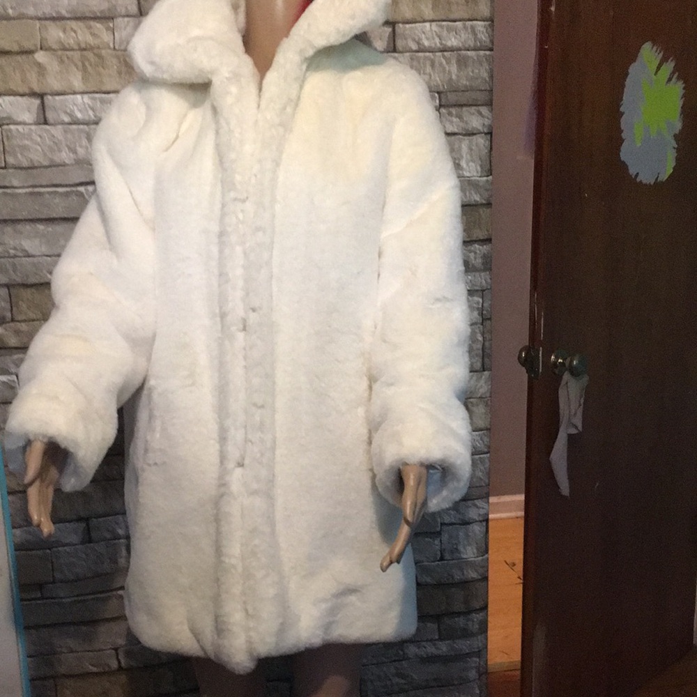 Faux Fur White Coat - Picture 2 of 13